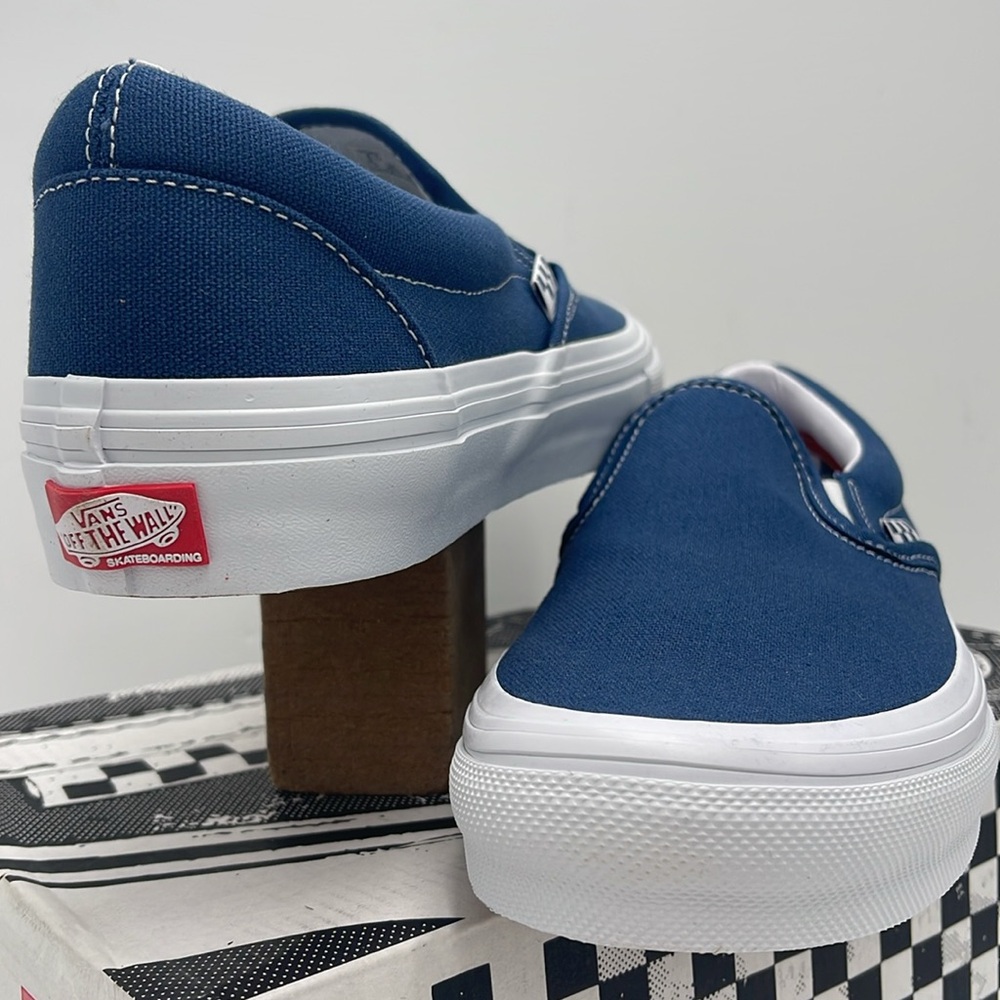 Vans WMNS Skate Slip-On Wrapped Dark Denim
VN0A5FCADDN
Sneakers - Picture 8 of 16